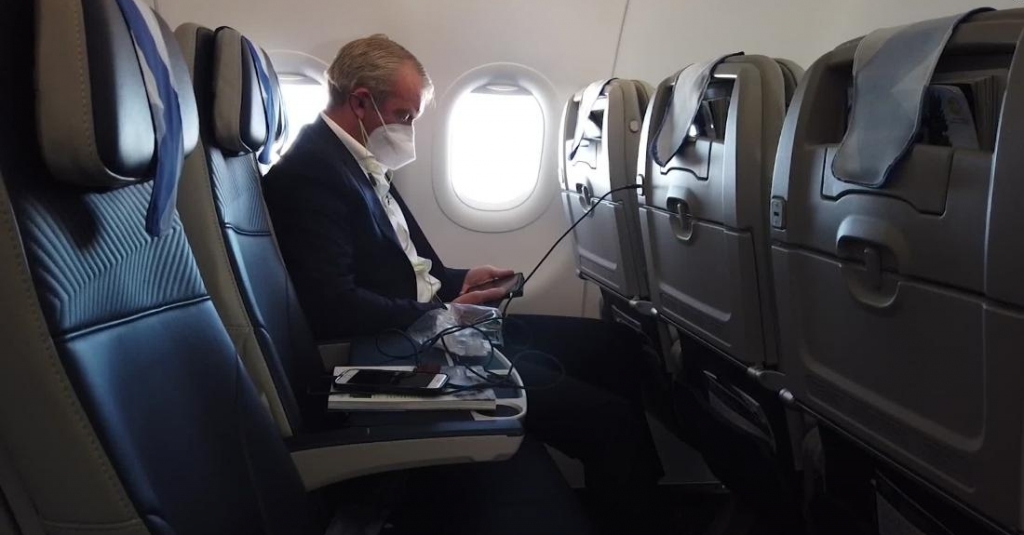 masdata00's tweet image. What it's like to travel by plane and train during the pandemic  - CNN Video rss.cnn.com/~r/rss/cnn_tra…