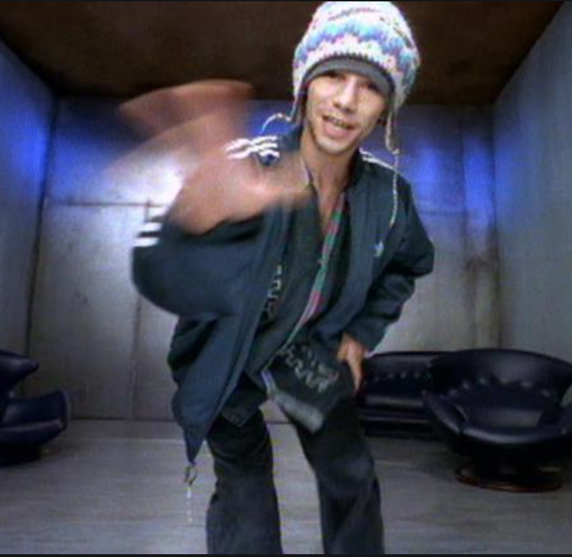 The90sMovieClub's tweet photo. Personne : 
Les clips des années 90 : https://t.co/z4ub985b5g