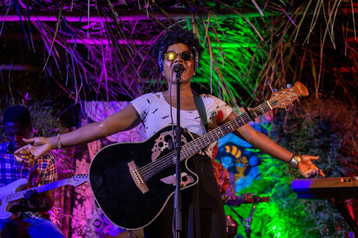 McBluetoothCCFR's tweet photo. There is a fast raising fan base of folk music lovers in Nigeria 
Heralded by the Queen of the genre @BlessingTangban 
With hits like #Pennsylvania #Growup ft @Johnnydrille
#Insecure ft @MI_Abaga
Link https://t.co/wHGWZmbE9S 
You should check her out 
You will be amazed https://t.co/oc3XA8dWem