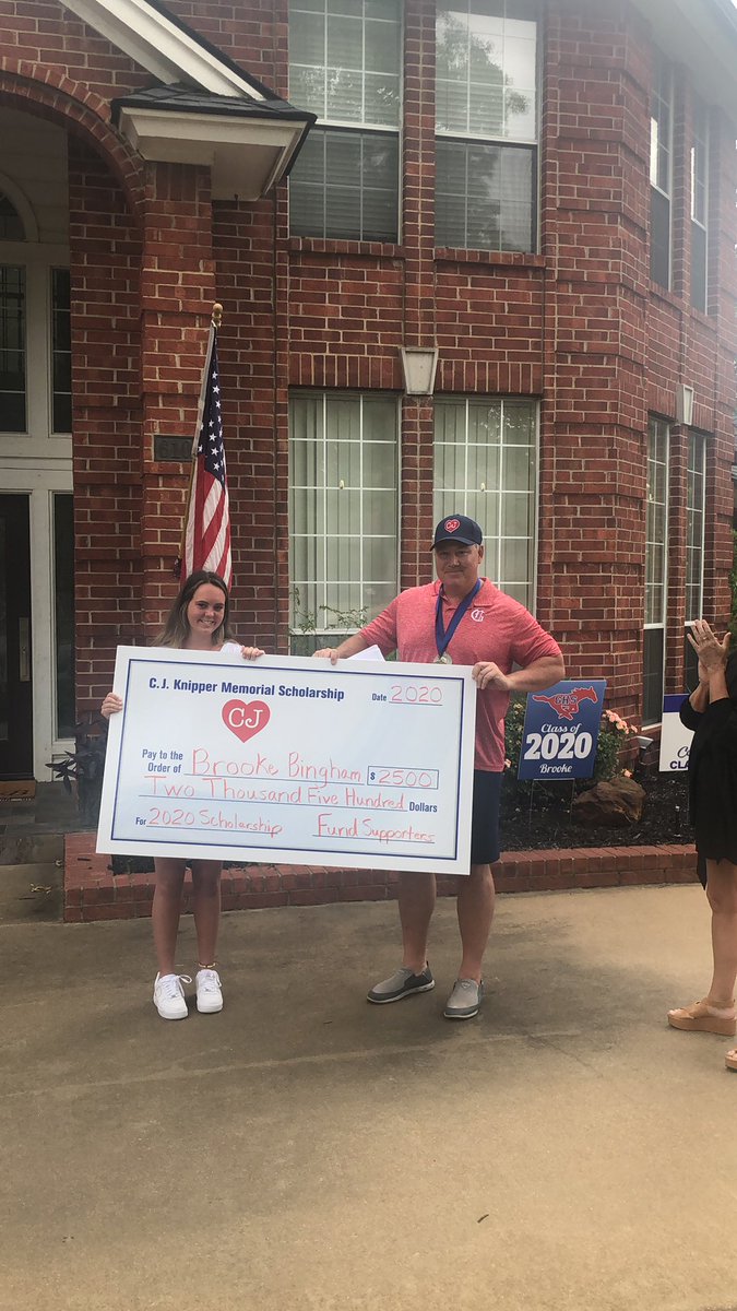 kburkhart_ghs's tweet photo. Loved being a part of this special day  for the Knipper family. They started a DECA scholarship in honor of CJ and gave out two $2500 scholarships to two members that have been very involved in DECA at GHS! Well deserved Brooke and Andrew! #ghsunity #gcisdcte #ghsDECA ❤️ https://t.co/CwUNn1zoRu