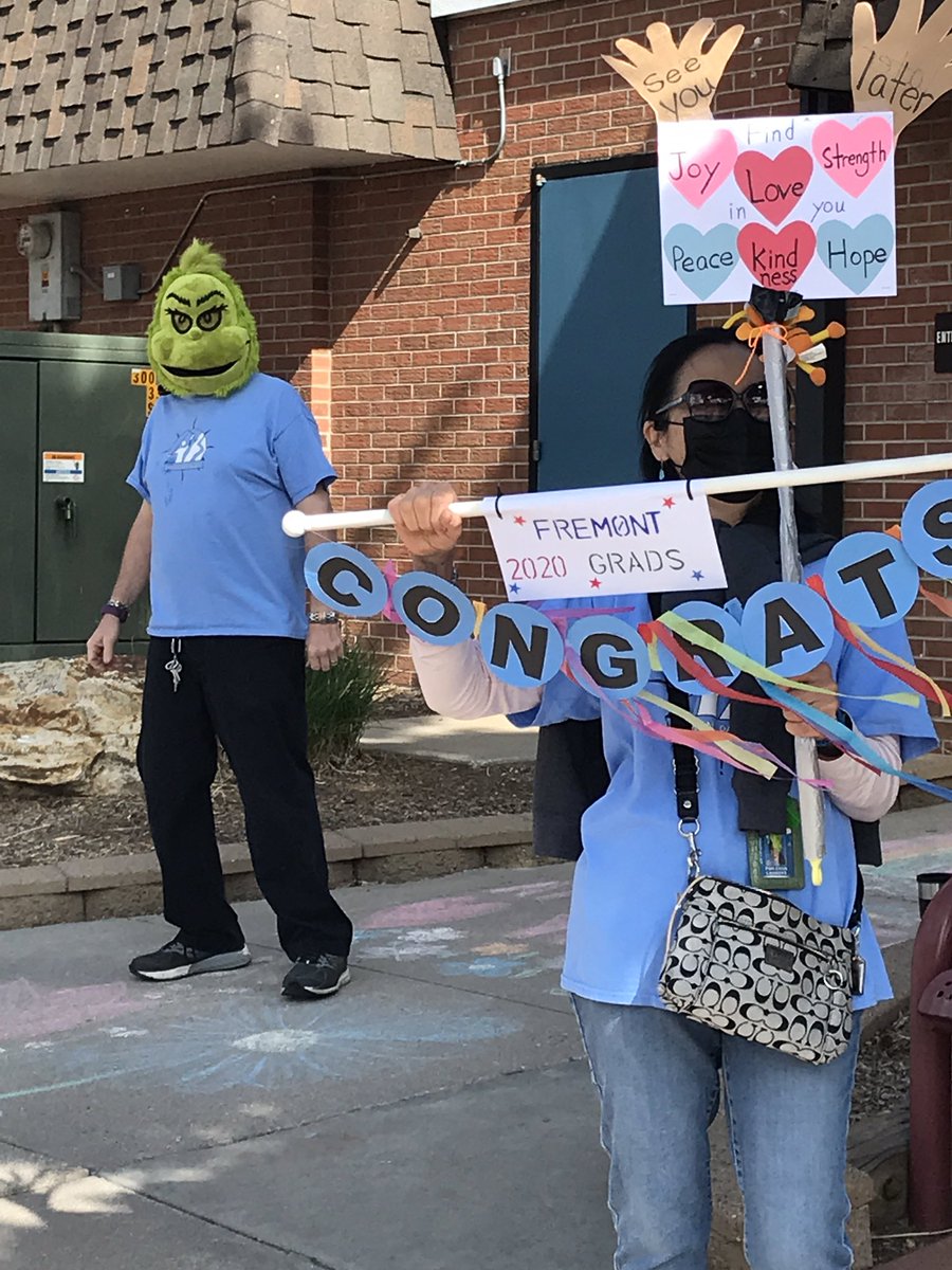 CSSD11Fremont's tweet photo. Fabulous Fremont Staff came out in full force for farewell parade!  @CSSD11 https://t.co/PB5naTHzXE