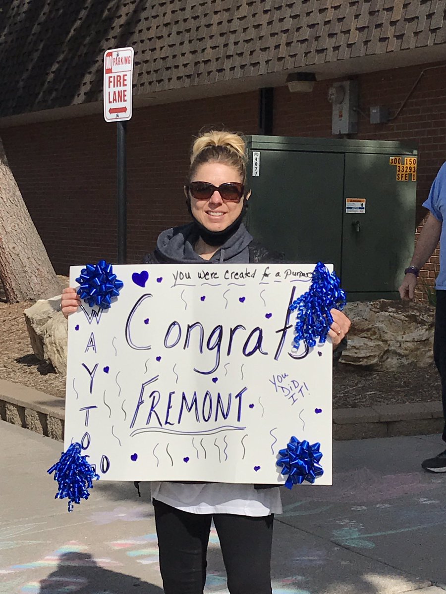 CSSD11Fremont's tweet photo. Fabulous Fremont Staff came out in full force for farewell parade!  @CSSD11 https://t.co/PB5naTHzXE
