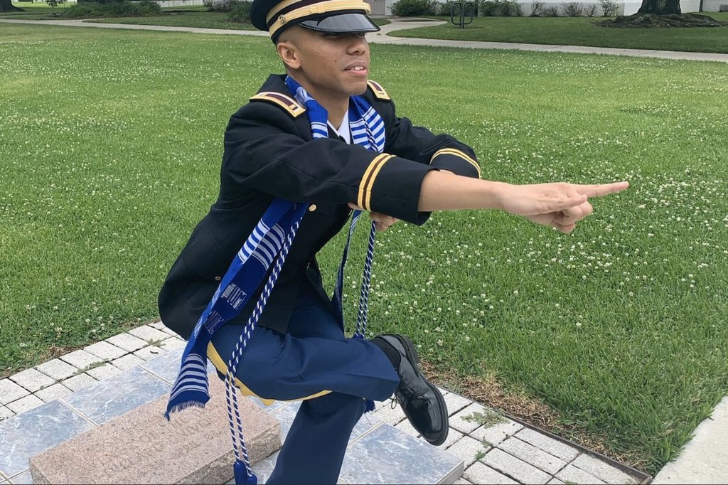 EASigmas's tweet image. Congratulations to Bro. Raheem Nguyen commissioned as a 2LT into the United States Army branching into the Medical Service Corps. This is what it means to be ELITE. We are very proud of you brother 🤘🏾🔵⚪️ #GOMAB