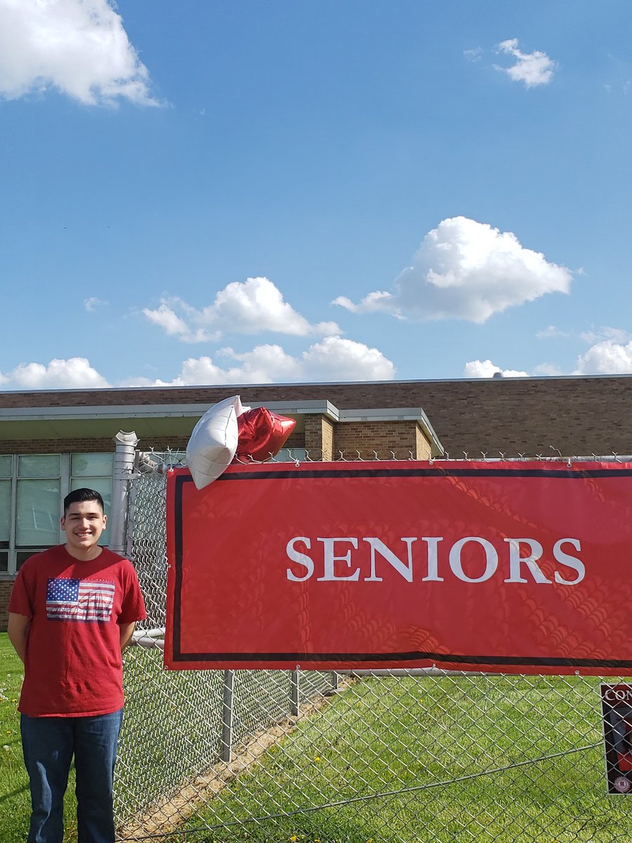 CynthiaAnguia16's tweet photo. Proud of our boy!! @NCCHS_WARHAWKS https://t.co/DiHwjkzbm6