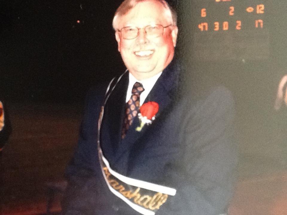 SDSAINT1's tweet photo. San Dimas High lost  a great one yesterday. Doug Shultz former golf coach and Bingo Director for over 30 years passed away with his family in PA! He gave so much to our school and loved our Saints! Thanks Doug! @Dad4_Nance @JJSpaun @coachjackson https://t.co/LG5NW0fB5M