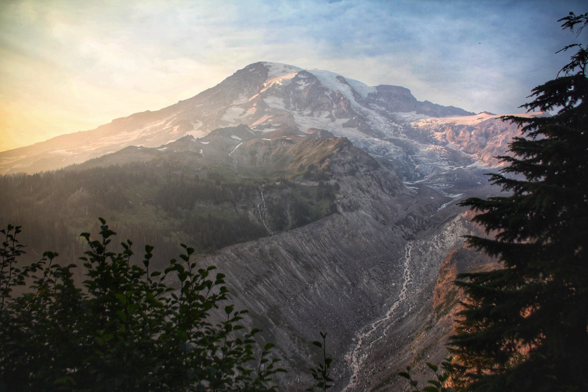 Rumpletinker's tweet photo. @MountRainierNPS #ShareMyRainier https://t.co/BNzvZEf8BC