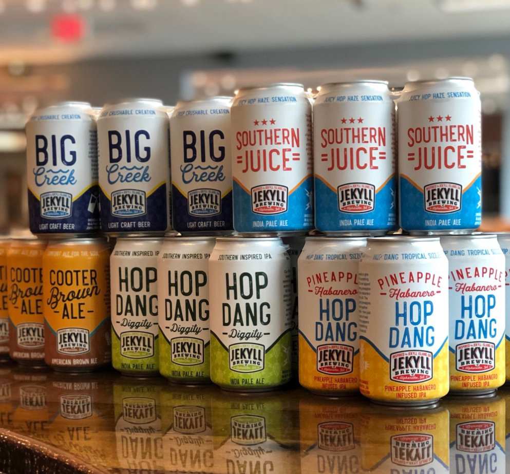 cheers_sav's tweet photo. Cheers to finishing another week of social distancing! We hope everyone is staying healthy and can enjoy an ice-cold Jekyll to celebrate another week down! ๐ป #JekyllBrewing #HopDang #FridayFeels #InThisTogether ๐ท: @jekyllbrewing https://t.co/Swaawc0LIF