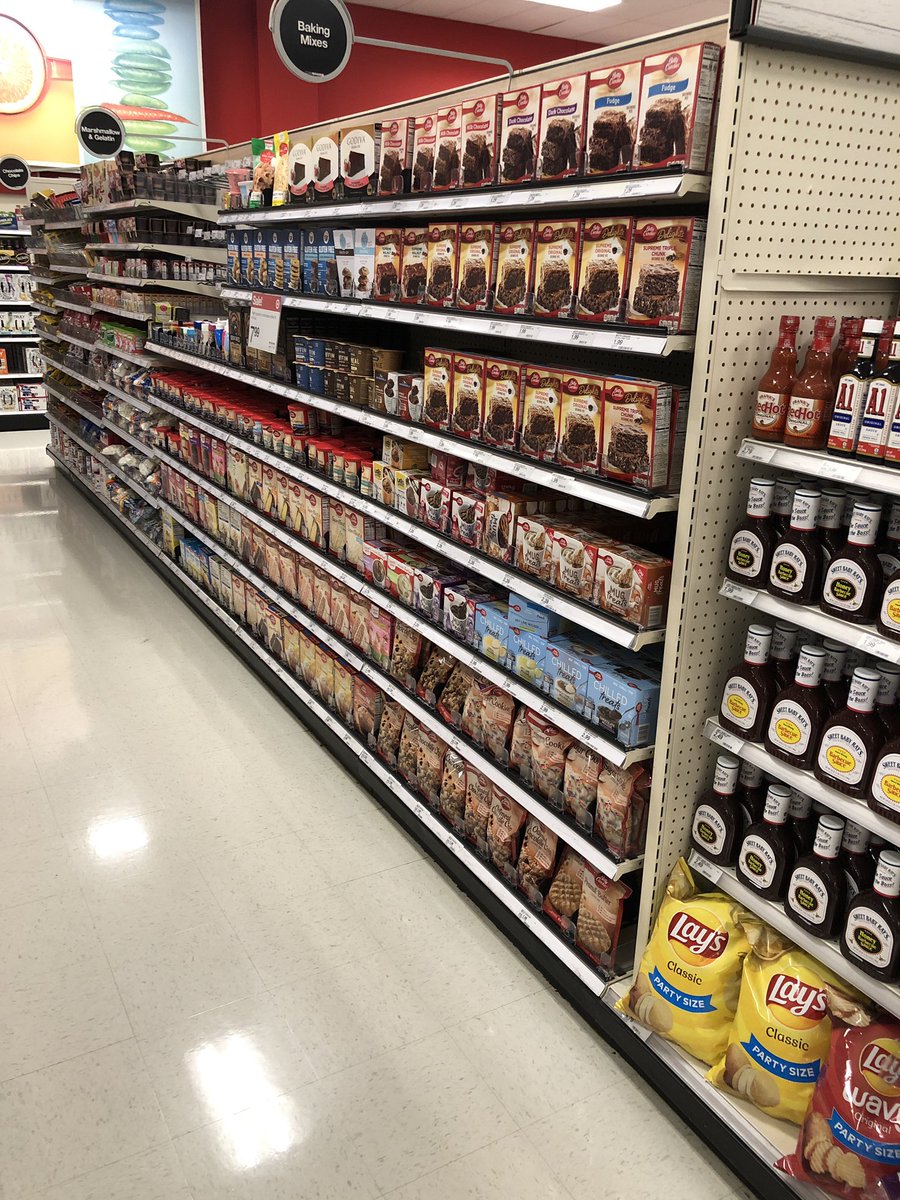 TheTargetBrian's tweet image. 1842 finally, purge flex and repeat!! If it’s in the back it’s not in the bank.
#brand4daze.                                           #nolegosintheback.                                   #takeallthemonies.                                    @RachelH1842 @fletchfromtgt @palayeva