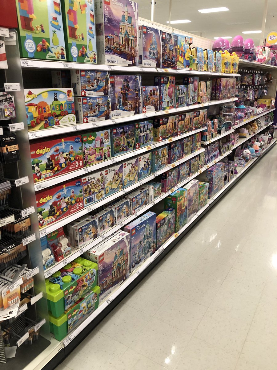 TheTargetBrian's tweet image. 1842 finally, purge flex and repeat!! If it’s in the back it’s not in the bank.
#brand4daze.                                           #nolegosintheback.                                   #takeallthemonies.                                    @RachelH1842 @fletchfromtgt @palayeva