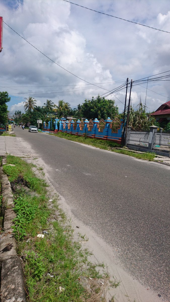 EstevaniaMaya's tweet photo. Sabtu 16 Mei 2020
09.54 wib
Lokasi di jalan beliang,inilah keadaan jalan setelah hari ke-6 PSBB🙌. Terlihat masih ada orang yang keluar rumah
@fisikarudy #fisikarudy 
Tetap #StayAtHome https://t.co/NrFeWBvff6