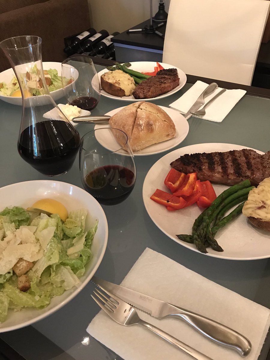 karen_surman's tweet photo. And it turned out to be perfection!!!
Thank you @TheKeg 👌
#CelebrationKit
#DateNight https://t.co/CjBSSMsjCV