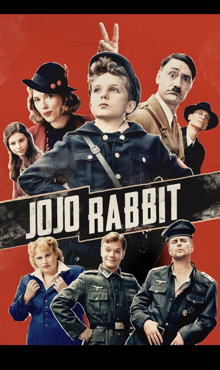 15. JOJO RABBIT (2019) -- Jojo, bocah 10 tahun yang terobsesi banget sama Nazi sekaligus selalu disemangatin oleh teman imajinernya, yaitu Adolf Hitler. Tetapi ibunya menyembunyikan seorang gadis yahudi di loteng. Dan yang terjadi adalah petikan di gambar ke dua ini. So sweet!