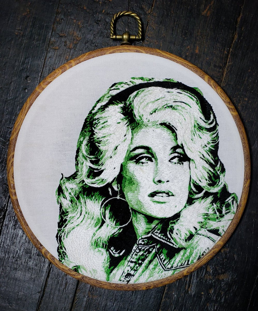SweetFlossieMa2's tweet photo. @DollyParton #PortraitEmbroidery https://t.co/E5DB2SwHjD