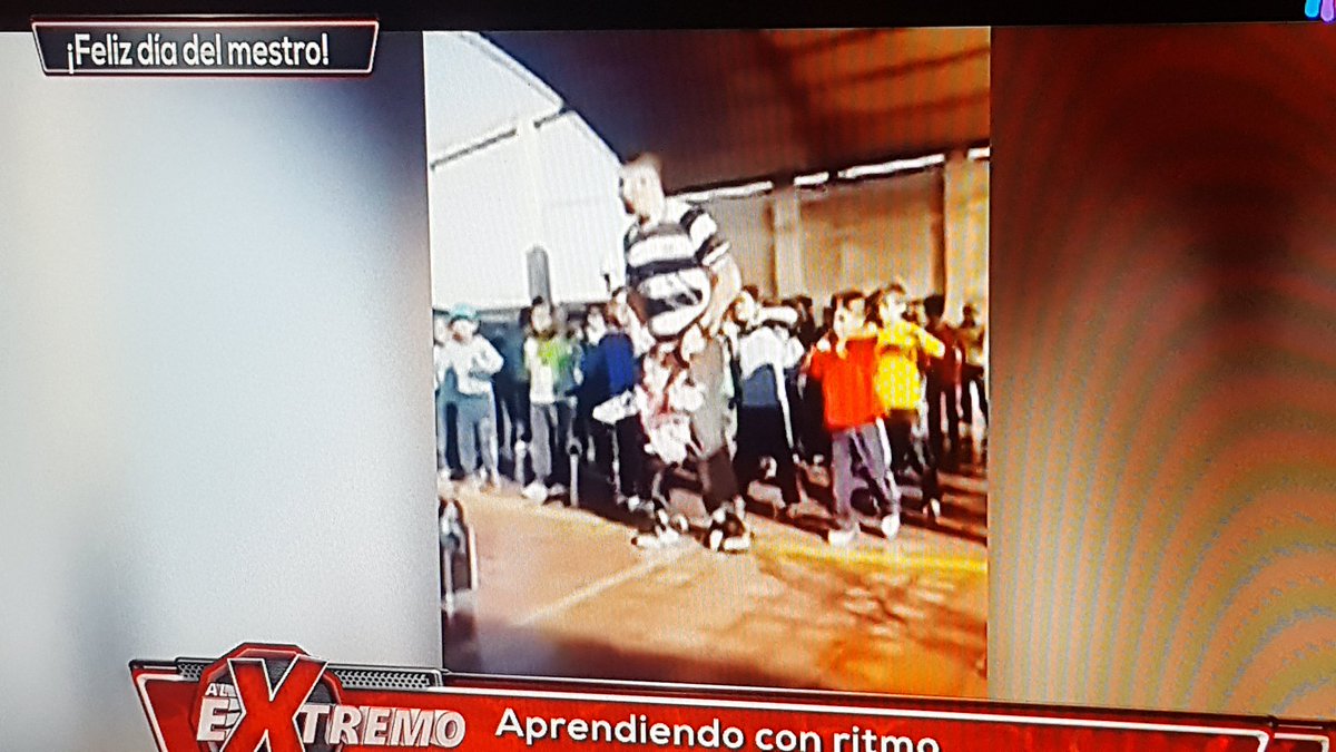 loborac13's tweet photo. @AlExtremo Hola será feliz día del maestro? Jajaja https://t.co/LDLvEVntKU