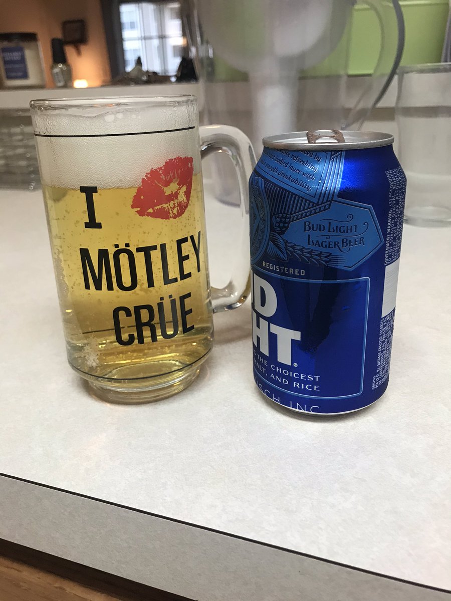 BrianWick11's tweet photo. Let’s do this @MotleyCrue #StayHomeSweetHome #thedirt https://t.co/ZFWc1kmhJG