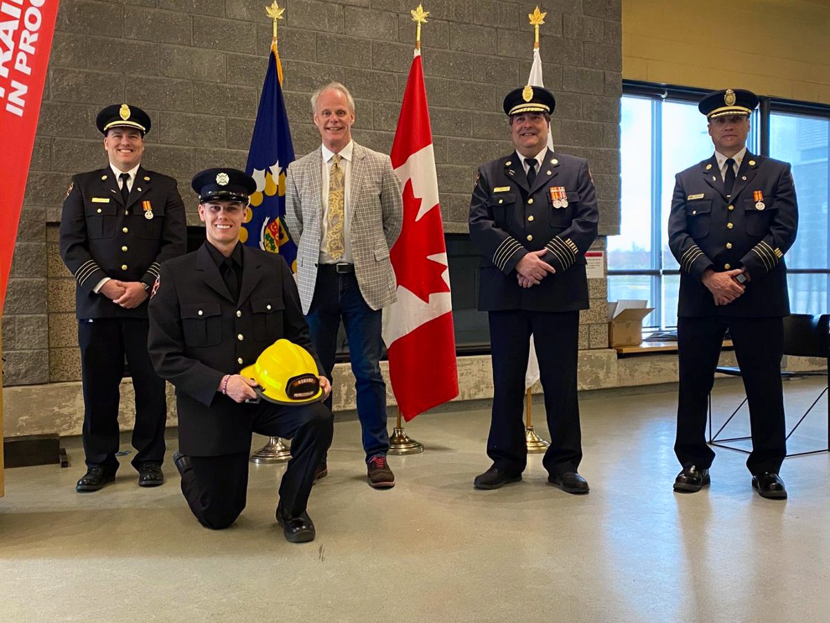 Sending our congratulations to Petes alumnus Rylee McKinnon (<a href="/Ryles95/">Rylee Mckinnon</a>) who was recently sworn in with <a href="/OshawaFire/">Oshawa Fire Services</a>! #PetesAlumni
