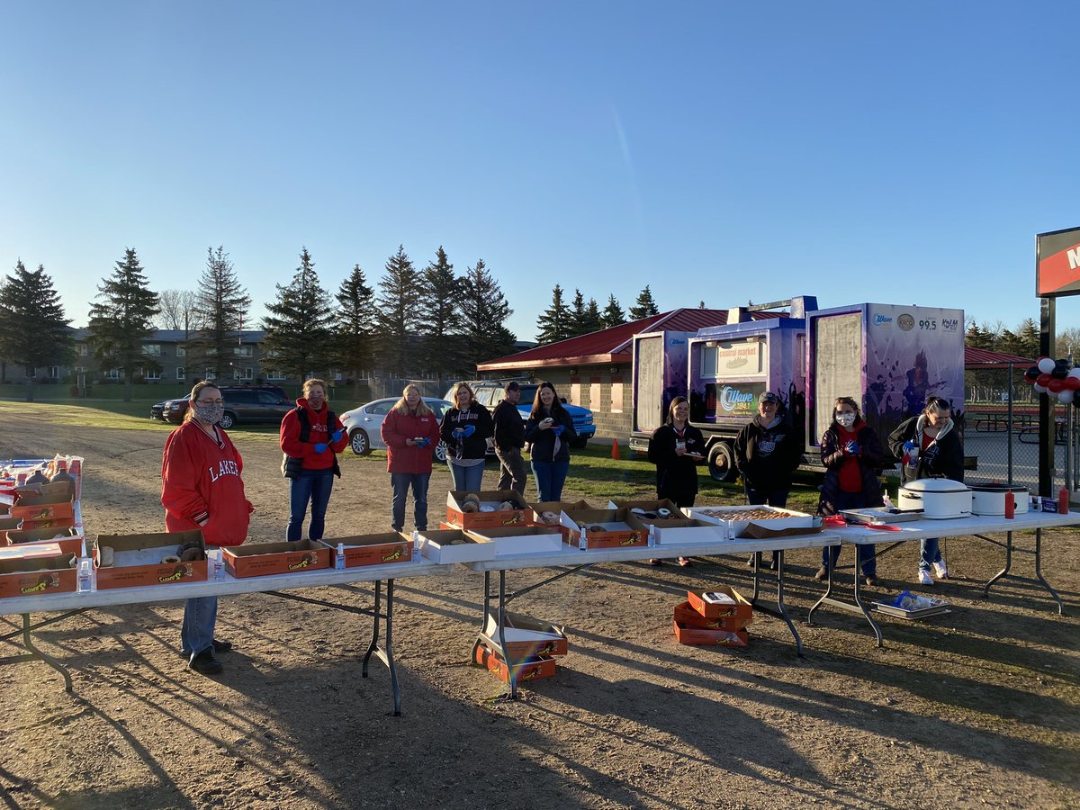 Thank you so much to <a href="/KdlmNews/">KDLM News</a>  and the parents for making it a special morning for the seniors. Many of us were very emotional after listening to the songs and messages from the coaches, parents and teachers. Thank you to everyone who made this possible for us ❤️