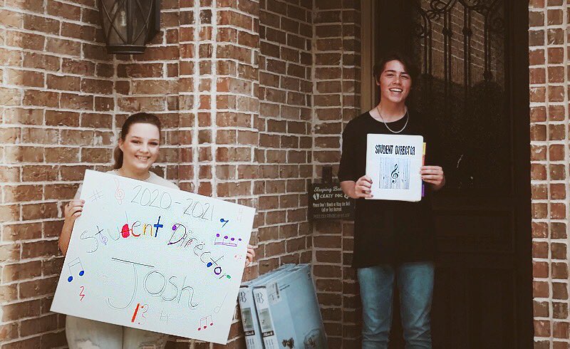 RockwallHSchoir's tweet photo. fourth to last !! ahhh!! 😳
it’s time for our 2020-21 student director!
our incumbent this year was cheyenne smith
congratulations!! https://t.co/7Cr4twUAJY