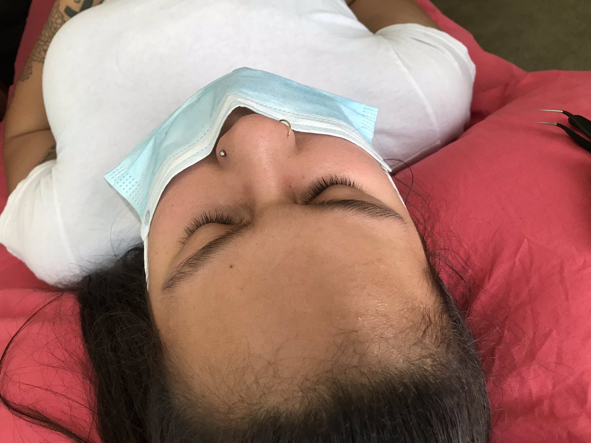 keepnupwreeb's tweet photo. @slashedbyreeb on IG! #fullsetlashextensions #rvalashtech #rvalashes #lashextensions A RT will go a long way 🙏🏽💙 https://t.co/NmALtMqJkP