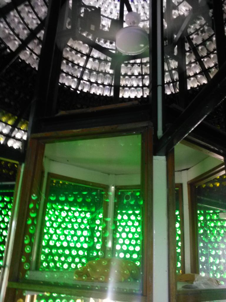 OtautauT's tweet photo. @OtautauT #MuseumsUnlocked #Aotearoa #Murihiku #AustraliaAndNewZealandDay #Switzers  Waikaia Museum, "Bottle House" https://t.co/f32eIOXBHO