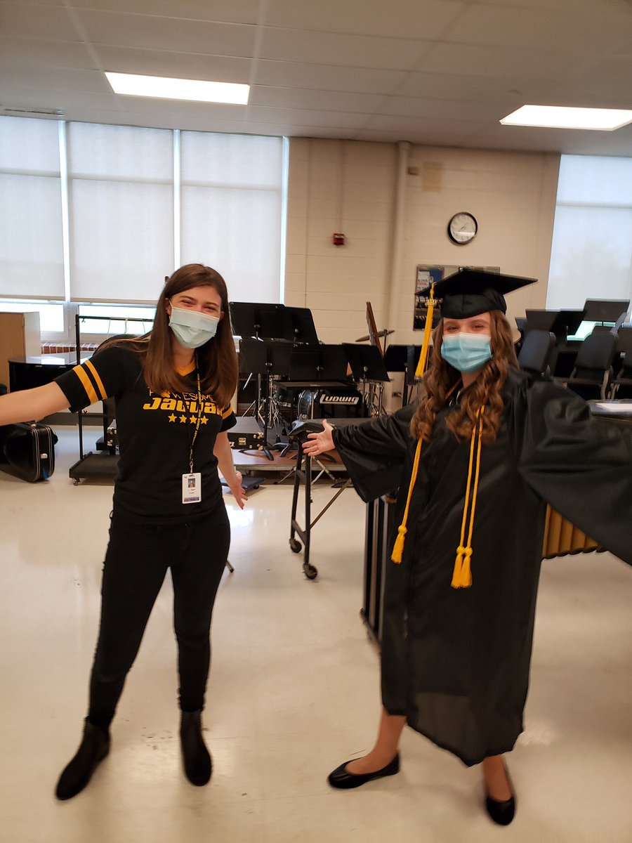 MsClipperBand's tweet image. Social distance hugs! It was so nice to see many of my 8th graders this week! #conradyjaguars