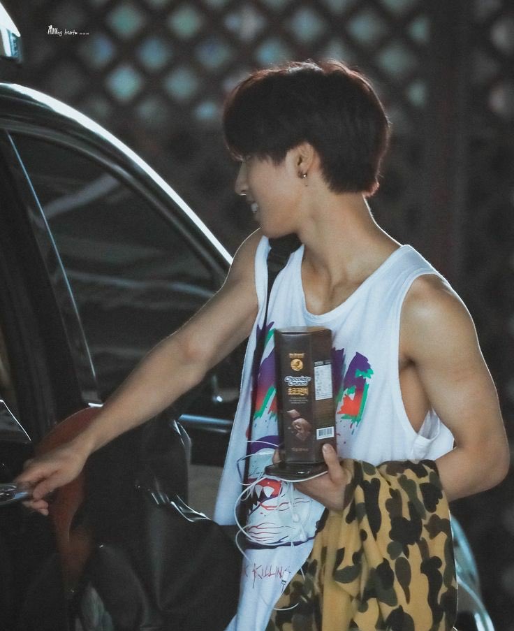 hancontents's tweet image. so there’s this guy named Han...