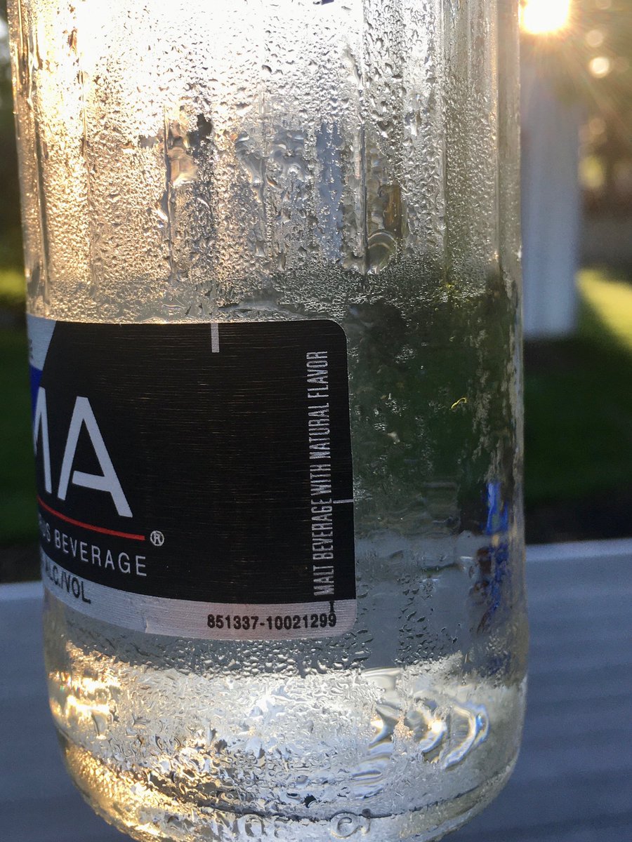 NotBenDavis's tweet photo. #ultimaterefreshment #zima #FridayFeeling #afewdegreescooler it really doesn’t get any better. https://t.co/GRvvSKcOz9