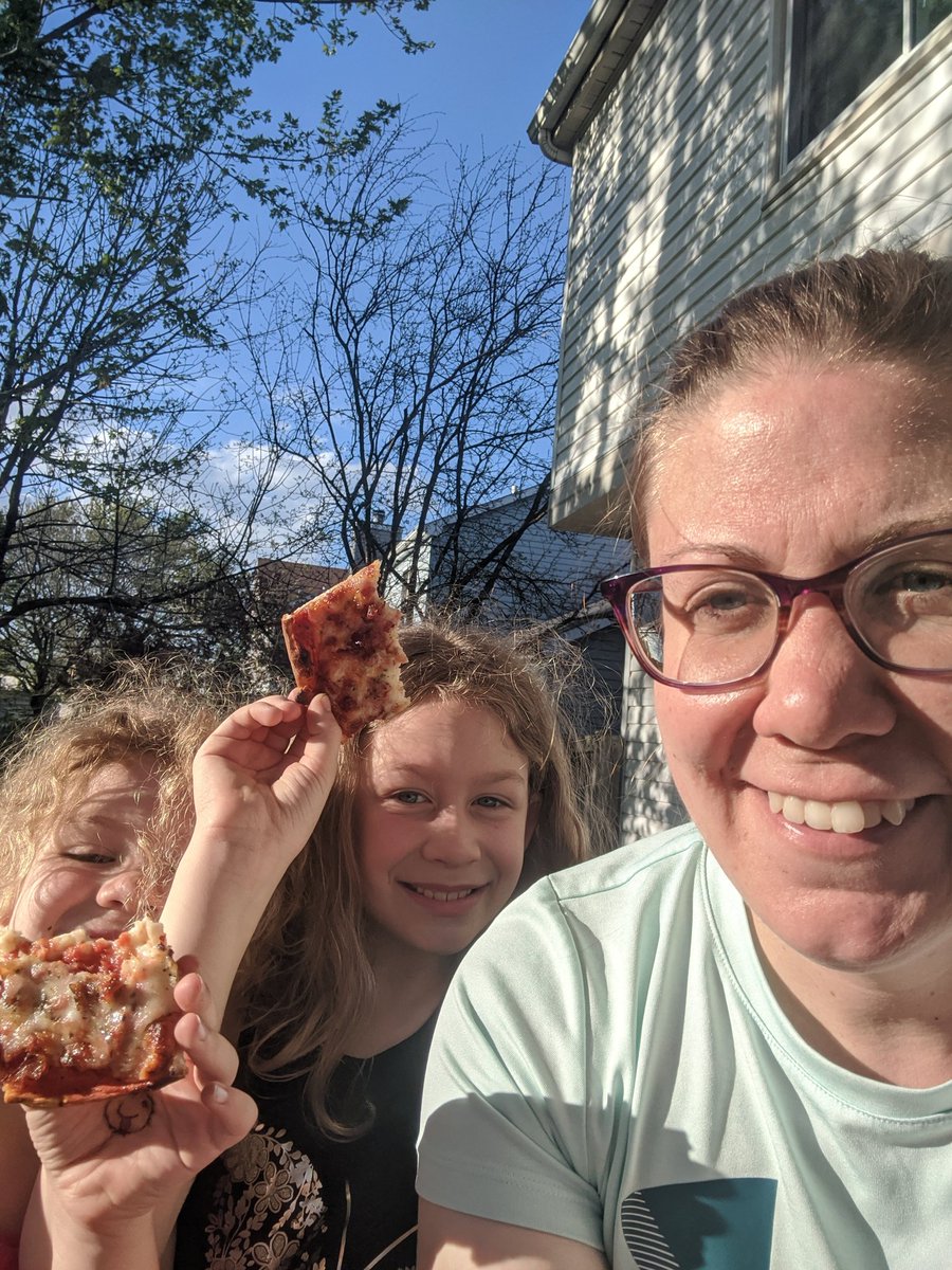 Hey Middle South, it's Pizza Party Friday! Thanks, Emil's, for a delicious pizza feast at home! <a href="/HawthornMSS/">Hawthorn Middle School South</a>