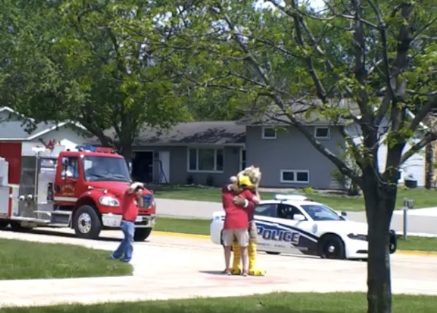 Only the great ones get a parade!  About 100 vehicles filled with <a href="/shcsd/">South Hamilton CSD</a> elem students, families, &amp; friends showed up in style for Principal <a href="/paulhemphill/">Paul Hemphill</a>’s Retirement Parade. youtu.be/oCSM4FLglYk  Thank you for 25 years of service to the district!