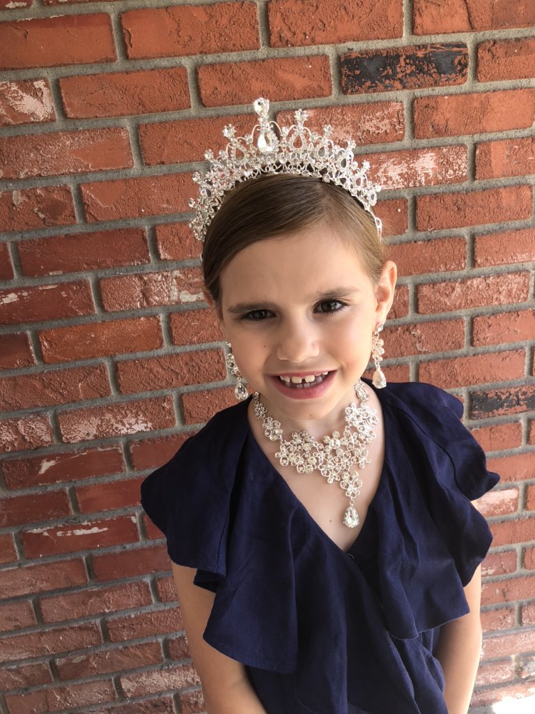 lostitgainedit's tweet photo. Adalynn LOVED this project and researching all about her honored citizen. We bought her a Princess Diana book that she reread at least 5 times this month.
https://t.co/pT3hmpy5ZZ
@rpk8magnet @HCPSElemELA #beIB https://t.co/Ac9ZgzfHXU