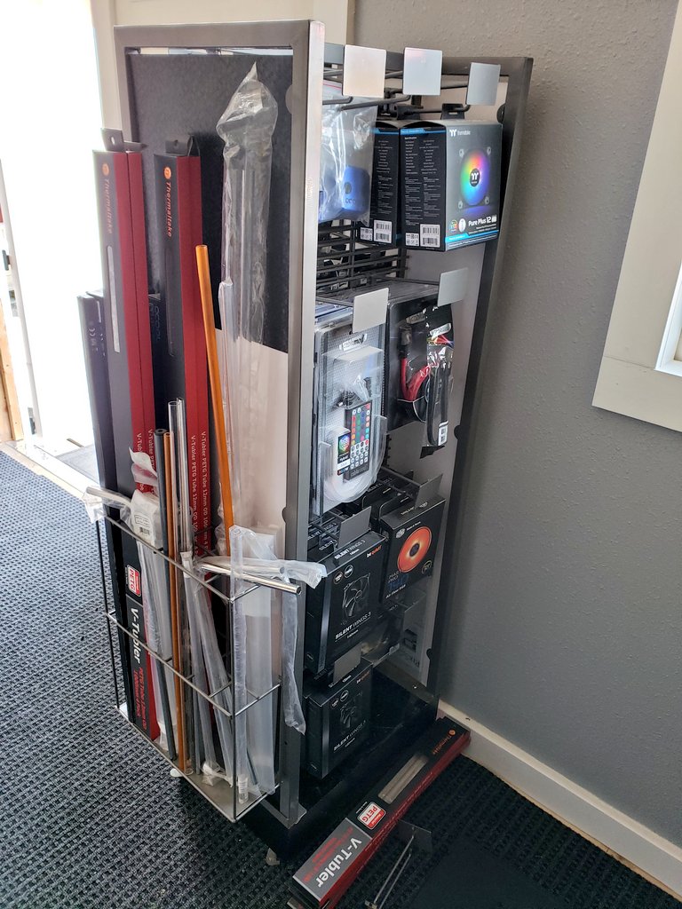 EnviousMods's tweet photo. Getting more gear in the new Envious Mods building!
#bequiet #alphacool #gigabyte #AORUS #lianli #teamgroup #CableMod #watercool #modmymods #Thermaltake #Apacer #zadak #silhouettealta3d #ekwb #ekwaterblocks #fractaldesign #aquatuning #promodder #enviousmods https://t.co/q3RSU6ip9D