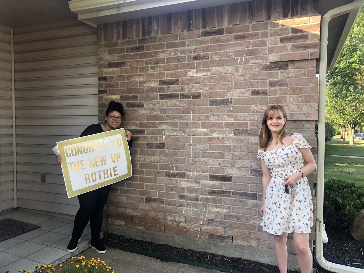 RockwallHSchoir's tweet photo. we’re getting closer as we announce our 2020-21 vice president! are y’all getting excited?!
our incumbent this year was kylie mabry!
congratulations!!!! 😆😆 https://t.co/7V7Z2eZ1Zk