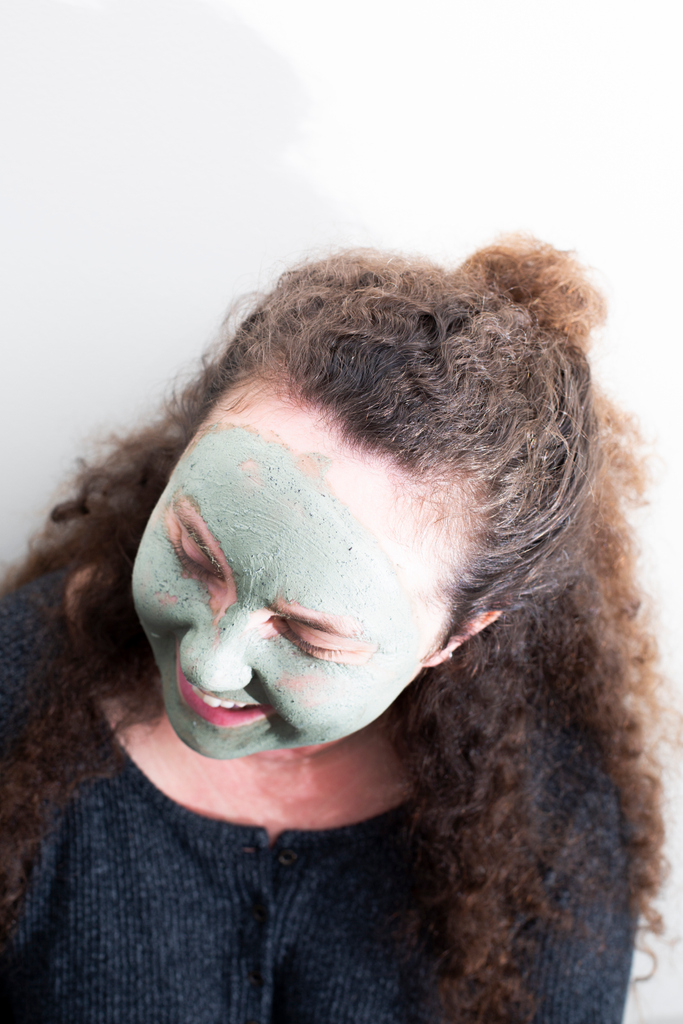 justneem's tweet photo. Masking and dreaming about all the things we will do when we leave our homes again.💭 What are you most looking forward to friends👯‍♂️, food🌮, or being outside🌴?

Shop the clay mask now: https://t.co/uv4LBndW7u https://t.co/gIzSjTiByL