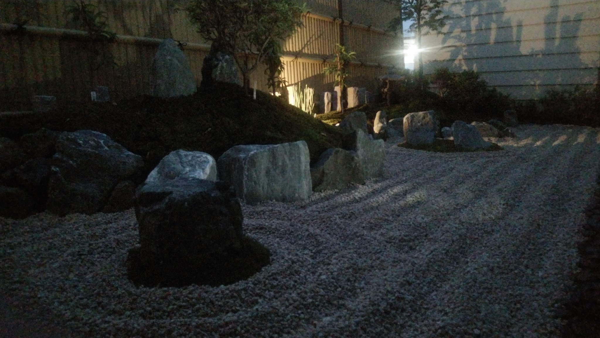 Aloha Style Life Sur Twitter 手作り日本庭園の枯山水 にソーラーライトを設置して夜でも楽しめるようにしてみました 日本庭園 枯山水 庭園 Diy ガーデニング 花 ソーラーライト ライトアップ 手作り庭園 手作り T Co K3jqadmqkc Twitter