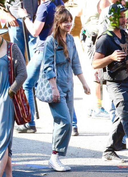 hello_colin_'s tweet photo. I’ll say it. Dakota Johnson in a jumpsuit. https://t.co/1oXelLDYC6