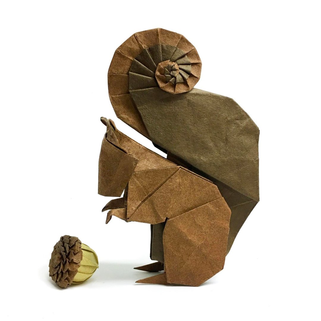 TalkOrigami's tweet photo. Since 2010, Beth has been designing beautiful figurative models. She mostly designs Animals origami models with a geometric, aesthetic. 📷 : courtesy of the artist.
.
#origami #bethjohnson #design #artworks https://t.co/1gnjbzOvMK