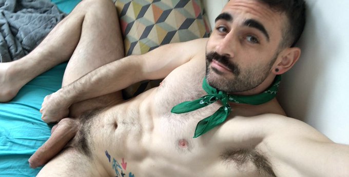 I feel overdressed for Twitter this morning https://t.co/JOGhFt64P3