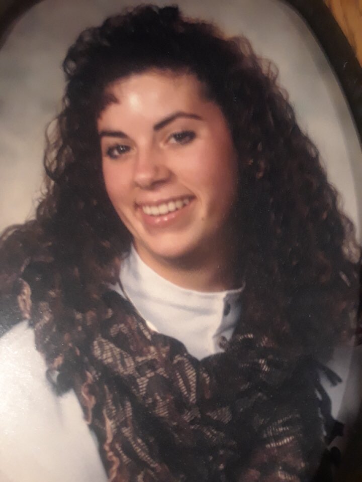 GOHSCounselors's tweet photo. Thank you to Student Support Specialist and senior mom, Linda Rusu-Ramser, for showing her support!
#GOHSGrad2020 #BigHairDontCare https://t.co/oxFdblh75s