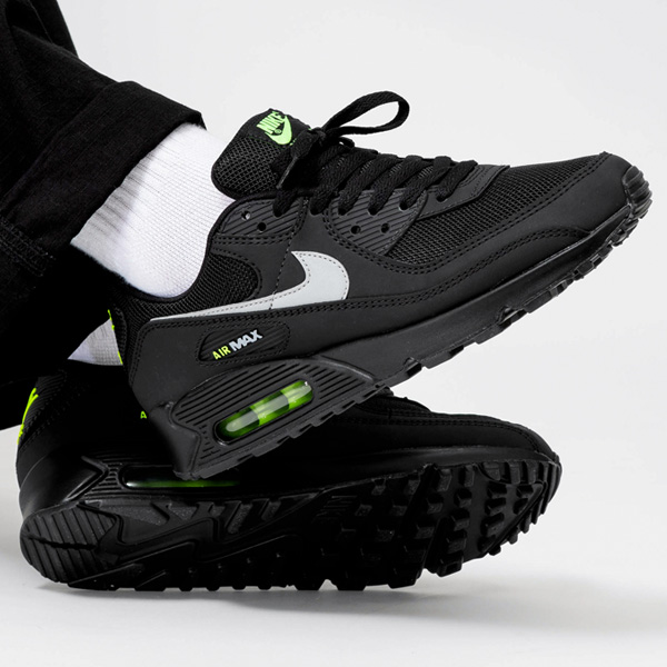 Ad: Nike Air Max 90 'Black/Volt 