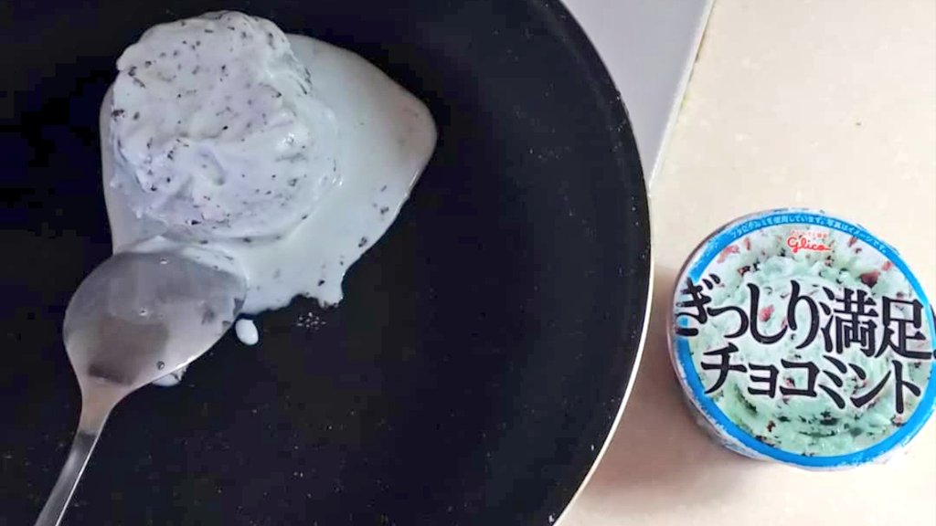 チョコミント万歳一座 簡単チョコミントわらび餅レシピ 材料 チョコミントアイス 牛乳又は水 1cc 片栗粉 大さじ6 砂糖 大さじ2 ココアやミントはお好みで 簡単おうちでチョコミント ヽ 参考にした動画 T Co Dcjc3oojeg T チョコミント万歳一座 簡単チョコミントわらび餅レシピ 材料 チョコミントアイス 牛乳又は水 1cc 片栗粉 大さじ6 砂糖 大さじ2 ココアやミントはお好みで 簡単おうちでチョコミント ヽ 参考にした動画 T Co Dcjc3oojeg T