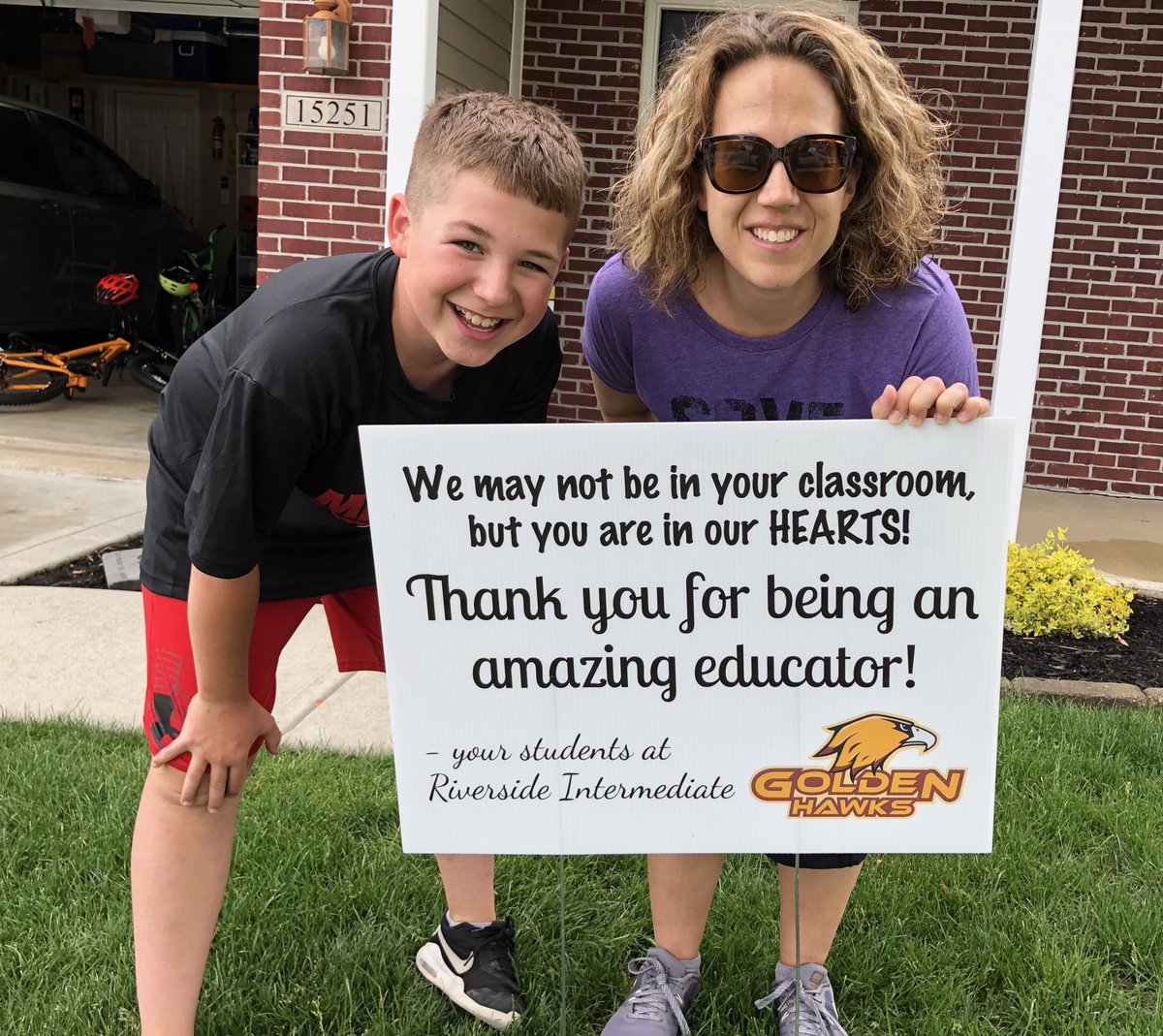 JasonSmithBU94's tweet image. Two @RSIHawks were surprised to discover this in our front yard.  5th grade teacher Bridget Smith and 6th grader Connor Smith send a heartfelt thank you to @RSI_PTO.