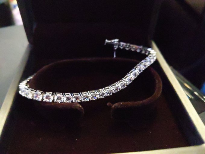 Omg it's gorgeous😍 feeling very spoiled ❤️ https://t.co/c2SEr3ziwi<a href="/tag/hashtags"class="tags"><span>#hashtags</span></a>