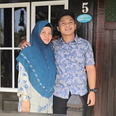 peysamohammad's tweet photo. #NewProfilePic https://t.co/AQ3n6HLKvm