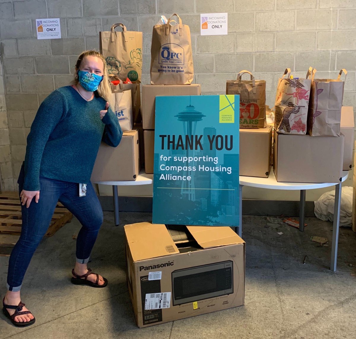 seattlerep's tweet photo. Thank you to everyone who came out this past week to support our Food+ Drive for our #PublicWorksSeattle partners. Thanks to your generosity we collected 25 boxes of food, supplies, and more for Public Works. https://t.co/UgTu1ahggD