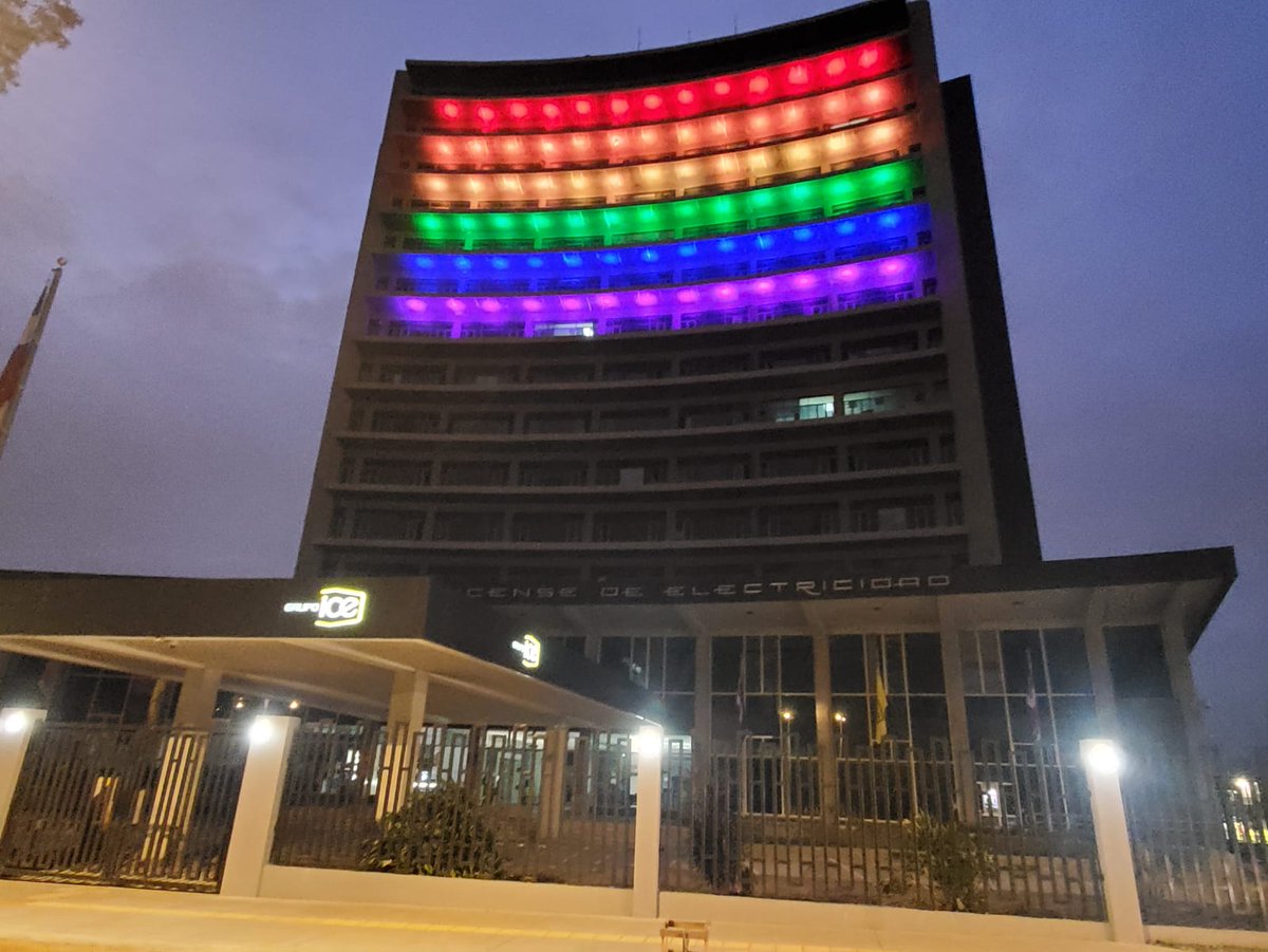 Todas las personas somos iguales en derechos y en dignidad.

Así, este fin de semana iluminamos nuestro edificio Jorge Manuel Dengo, en Sabana Norte. 

Por una sociedad libre de discriminación.

#SomosGrupoICE