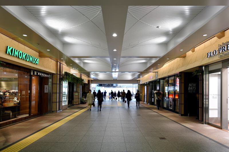 Mitaka No Morino 5月22日 金 1日1sc日記 イオンモール堺北花田 旧ダイヤモンドシティプラウ 来館者の半数は徒歩か自転車という超地域密着型モール 堺北花田阪急とイオンで2核1モールを形成していたが 17年7月末で阪急が閉店 跡地に 無印良品や