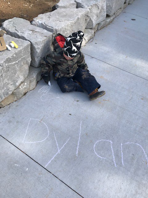 _HaltonHills's tweet photo. This long weekend, get outside and break out the chalk. Get creative on the driveway or sidewalk like our buddy Dylan here! Don't forget to check out ways to stay active at home at https://t.co/vmNXVW9Eil and share your photos with #caughtbeingactive https://t.co/FPXbND4B7t