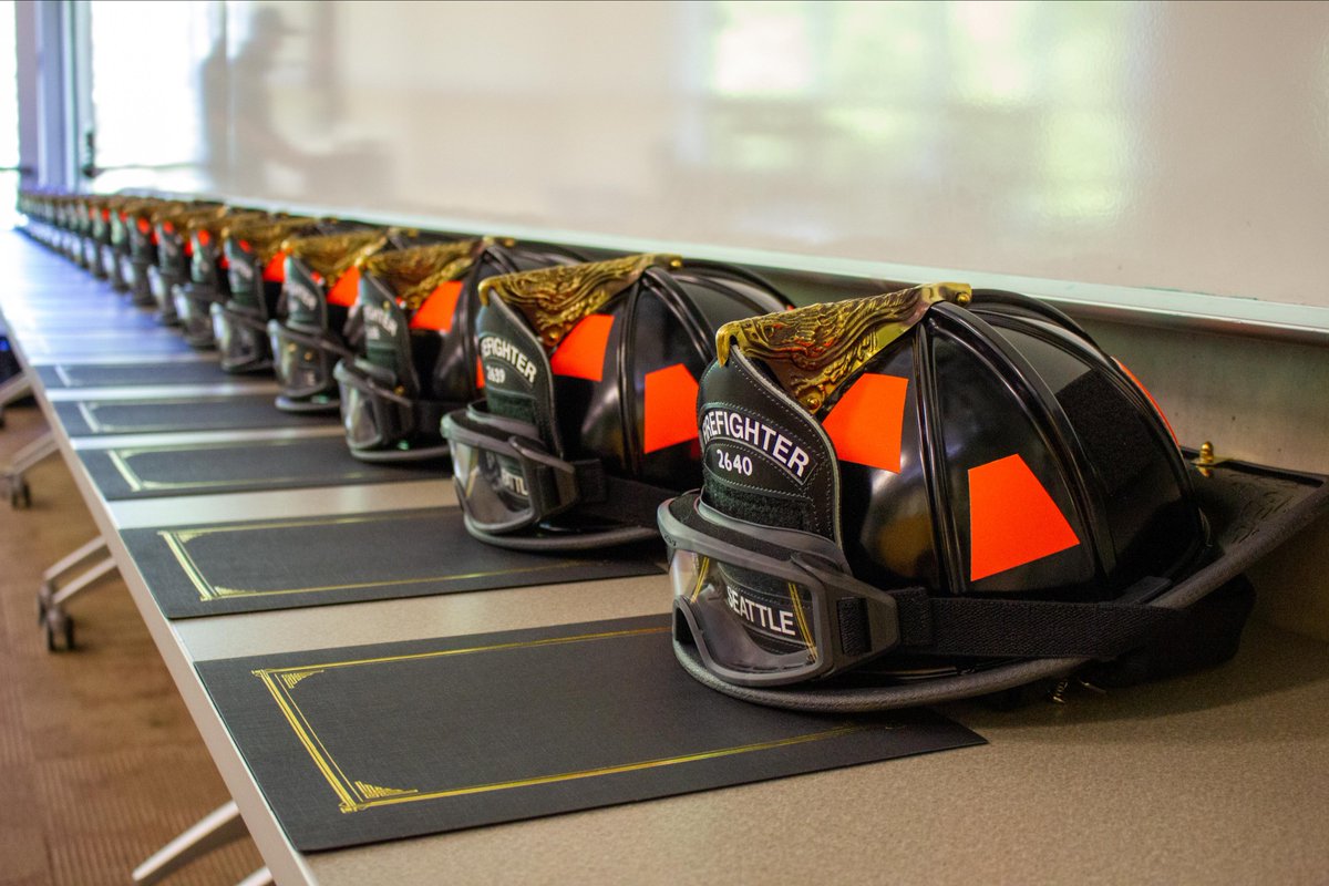 SeattleFire's tweet photo. Today 21 recruits graduated from our academy and are now entering their one-year probationary phase where they'll be assigned to stations throughout the city working alongside veteran firefighters responding to real incidents. Congratulations! #RecruitClass112 #RC112 #HereToServe https://t.co/1Lz71jpH2b
