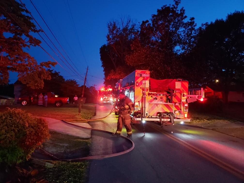 BMCPhotog's tweet photo. Pics from a Peep. 4900 Swan Dr. CFD made a good stop according to my Peep. https://t.co/hplRhZj5ta