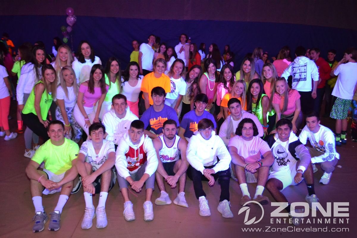 kirtlandyb's tweet photo. Happy Last Day of High School seniors! You will be missed! 🎓💛💙🐝

In honor of today being your last day, respond to this with pictures of your favorite memories from the past year! 
@khsclassof20 @MrAmstutz @KirtlandSuper @kirtlandsports https://t.co/nRhSiSh14D